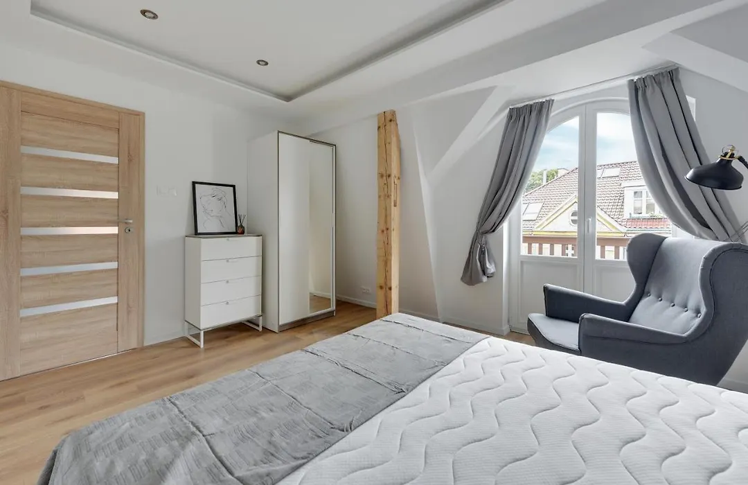Jasne Studia Victus Blisko Plazy By Noclegi Renters-1